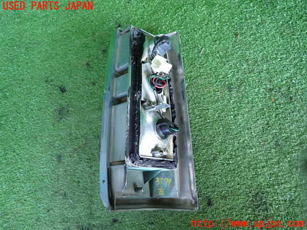 2UPJ-9235791536]セドリック ワゴン(WY30)左テールランプ 中古_4