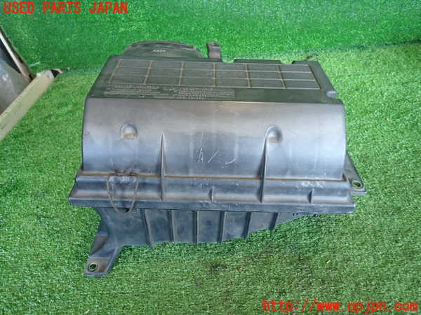 2UPJ-9235792560]セドリック ワゴン(WY30)エアクリーナーボックス 中古_2