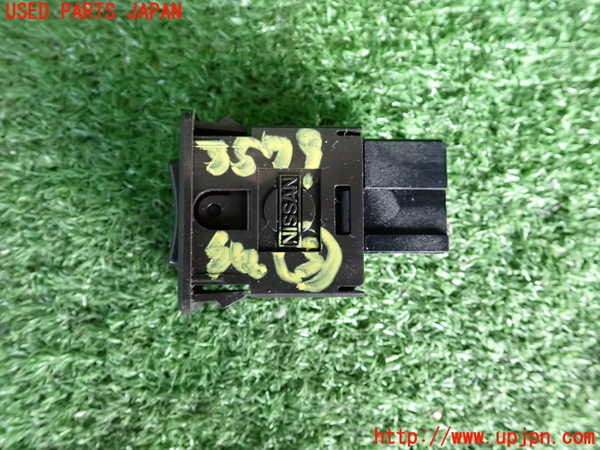 2UPJ-9235796308]セドリック ワゴン(WY30)スイッチ3 中古_2