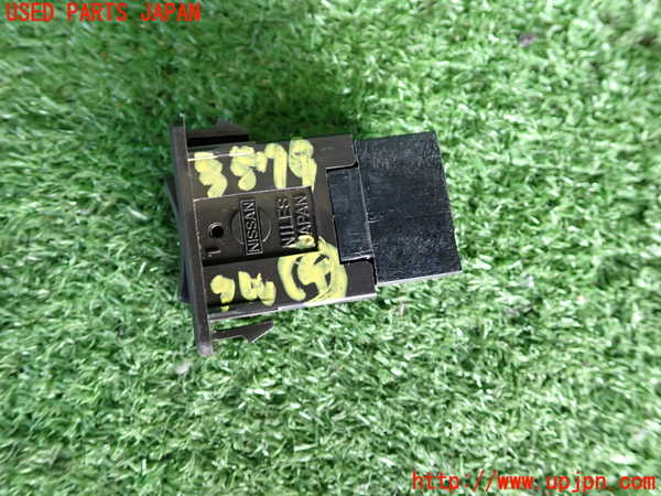 2UPJ-9235796309]セドリック ワゴン(WY30)スイッチ4 中古_2