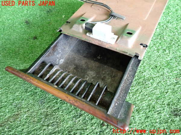 2UPJ-9235797821]セドリック ワゴン(WY30)灰皿1 中古_4