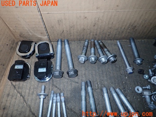 3UPJ=9235810720]BMW X3 3.0si(PC30 E83)後期 ネジ・ナット・ステー類 セット ジャンク_2