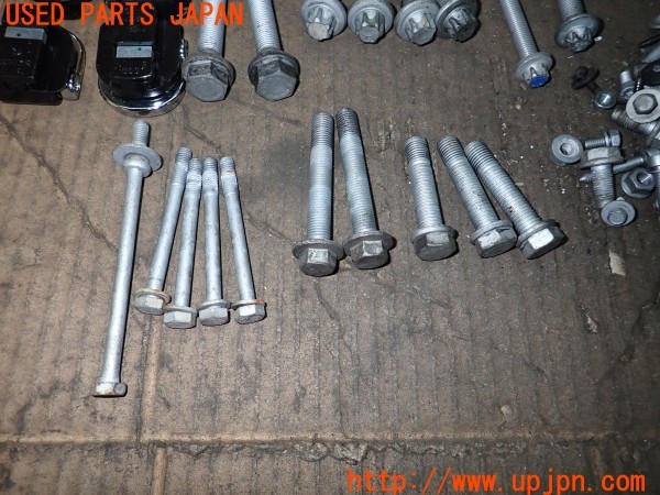 3UPJ=9235810720]BMW X3 3.0si(PC30 E83)後期 ネジ・ナット・ステー類 セット ジャンク_3