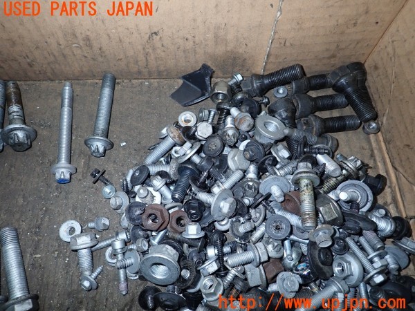 3UPJ=9235810720]BMW X3 3.0si(PC30 E83)後期 ネジ・ナット・ステー類 セット ジャンク_4