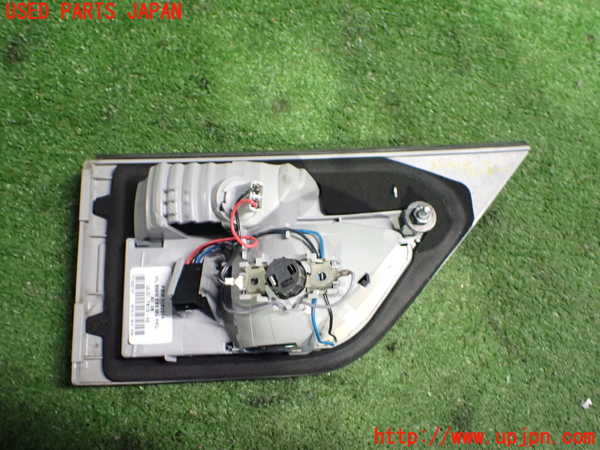 2UPJ-9235811550]BMW X3(PC30)(E83系)右リアフィニッシャー 中古_2