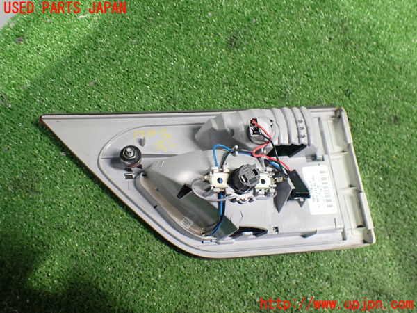 2UPJ-9235811552]BMW X3(PC30)(E83系)左リアフィニッシャー 中古_2