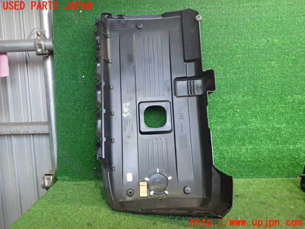 2UPJ-9235812160]BMW X3(PC30)(E83系)エンジンアッパーカバー 中古_2