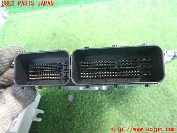 2UPJ-9235816110]BMW X3(PC30)(E83系)エンジンコンピューター DME 中古_2