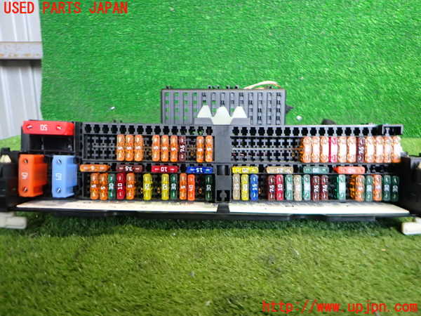 2UPJ-9235816741]BMW X3(PC30)(E83系)ヒューズボックス1 中古_4