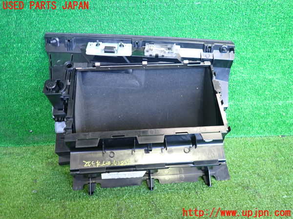 2UPJ-9235817516]BMW X3(PC30)(E83系)グローブボックス1 中古_3