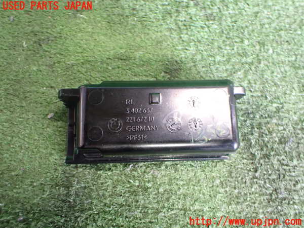 2UPJ-9235817821]BMW X3(PC30)(E83系)灰皿1 中古_2