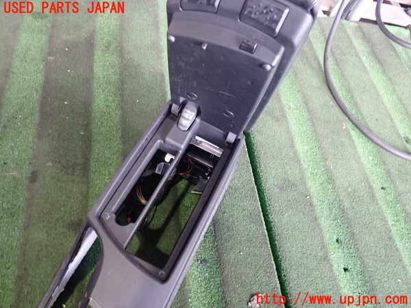 2UPJ-9235817540]BMW X3(PC30)(E83系)センターコンソール 中古_3
