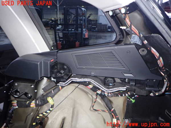 2UPJ-9235817675]BMW X3(PC30)(E83系)右リアピラートリム 中古_3