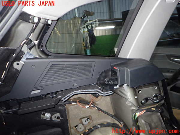 2UPJ-9235817680]BMW X3(PC30)(E83系)左リアピラートリム 中古_3