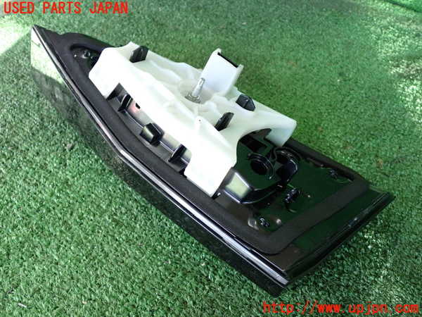 2UPJ-9235821552]BMW 218d アクティブツアラー(22BY20)(U06)左リアフィニッシャー 中古_2