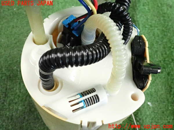 2UPJ-9235822510]BMW 218d アクティブツアラー(22BY20)(U06)燃料ポンプ 中古_3