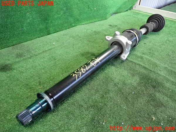 2UPJ-9235824010]BMW 218d アクティブツアラー(22BY20)(U06)右フロントドライブシャフト 中古_2
