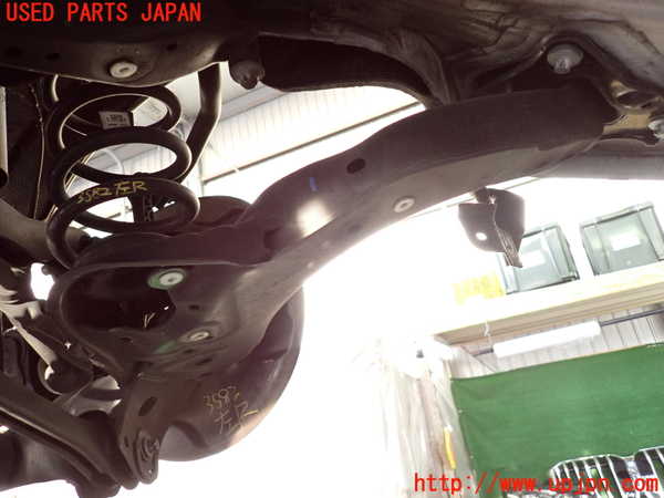 2UPJ-9235824305]BMW 218d アクティブツアラー(22BY20)(U06)左リアナックルハブ 中古_2