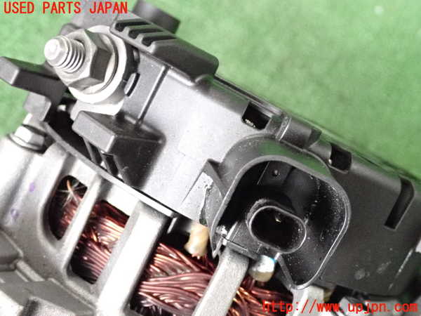 2UPJ-9235826015]BMW 218d アクティブツアラー(22BY20)(U06)オルタネーター(ダイナモ) 中古_4