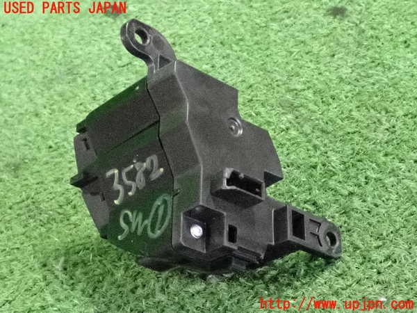 2UPJ-9235826306]BMW 218d アクティブツアラー(22BY20)(U06)スイッチ1 (デフォッガー) 中古_2