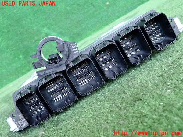 2UPJ-9235826110]BMW 218d アクティブツアラー(22BY20)(U06)エンジンコンピューター DDE 中古_4