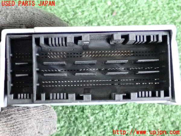 2UPJ-9235826145]BMW 218d アクティブツアラー(22BY20)(U06)エアバッグコンピューター 中古_4