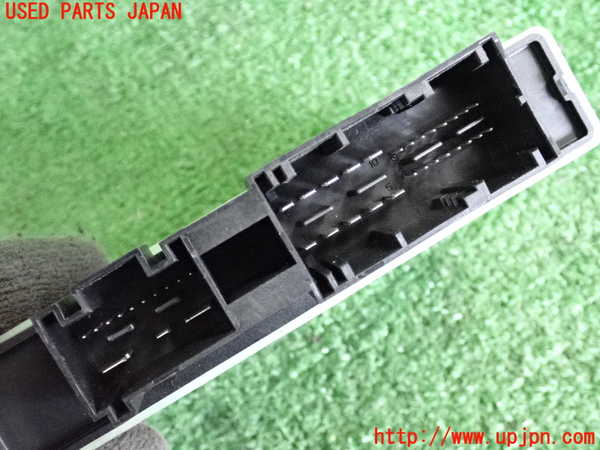 2UPJ-9235826153]BMW 218d アクティブツアラー(22BY20)(U06)コンピューター8 中古_4