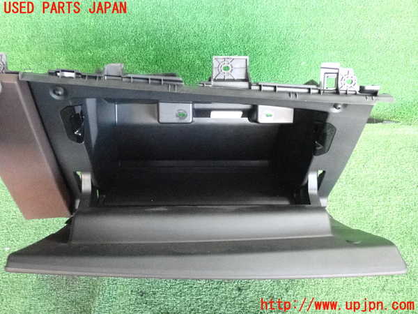 2UPJ-9235827516]BMW 218d アクティブツアラー(22BY20)(U06)グローブボックス1 中古_2