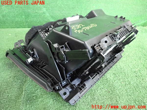 2UPJ-9235827516]BMW 218d アクティブツアラー(22BY20)(U06)グローブボックス1 中古_4