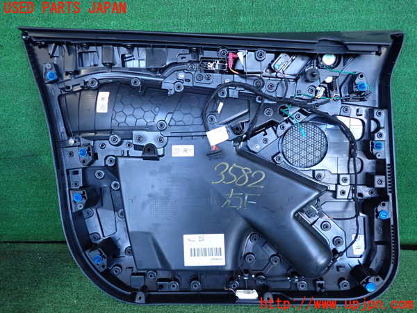 2UPJ-9235821234]BMW 218d アクティブツアラー(22BY20)(U06)右前ドア内張り 中古_4