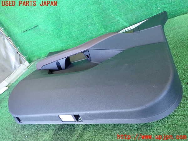 2UPJ-9235821264]BMW 218d アクティブツアラー(22BY20)(U06)左前ドア内張り 中古_3