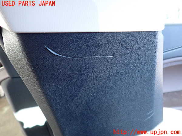 2UPJ-9235827670]BMW 218d アクティブツアラー(22BY20)(U06)左センターピラートリム 中古_4