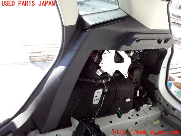 2UPJ-9235827675]BMW 218d アクティブツアラー(22BY20)(U06)右リアピラートリム 中古_3