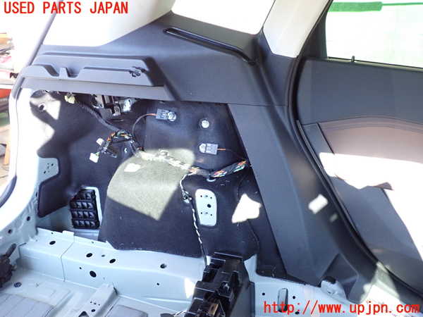 2UPJ-9235827680]BMW 218d アクティブツアラー(22BY20)(U06)左リアピラートリム 中古_3