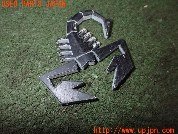 3UPJ=9235860008]アバルト 124スパイダー(NF2EK)社外 エンブレム スコーピオンロゴ 中古_2