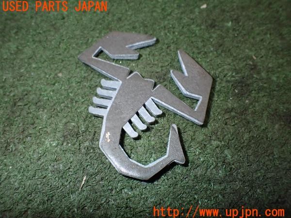 3UPJ=9235860008]アバルト 124スパイダー(NF2EK)社外 エンブレム スコーピオンロゴ 中古_4