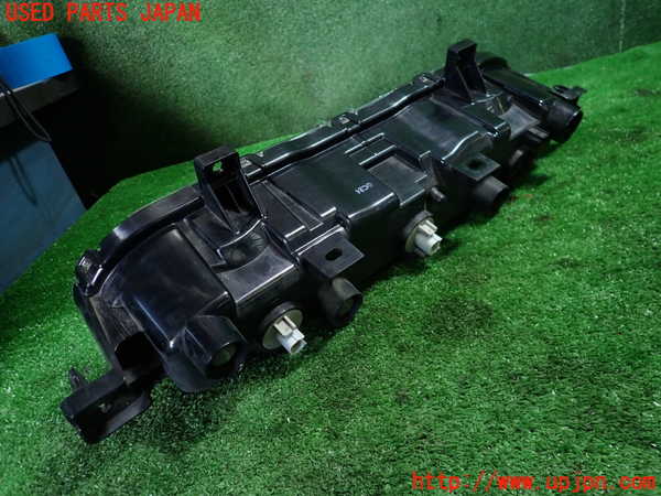 1UPJ-9235861559]アバルト・124スパイダー(NF2EK)リアフィニッシャー 中古_2