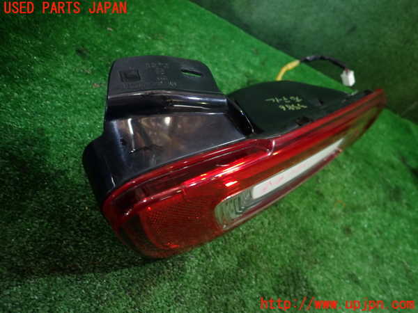 1UPJ-9235861530]アバルト・124スパイダー(NF2EK)右テールランプ 中古_2