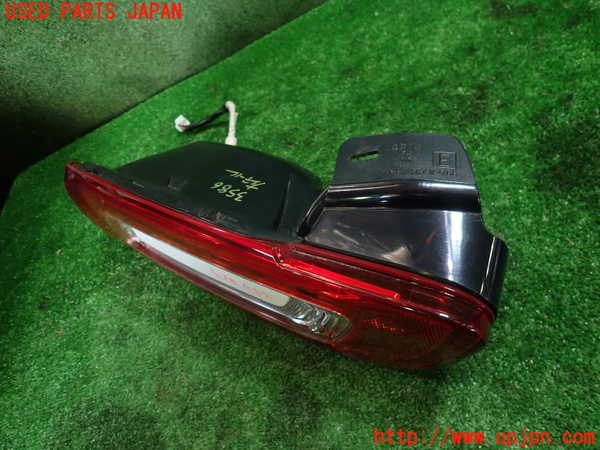 1UPJ-9235861536]アバルト・124スパイダー(NF2EK)左テールランプ 中古_2