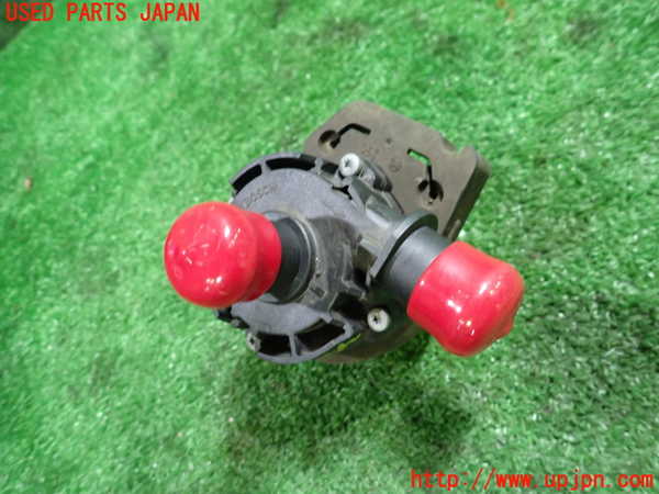 1UPJ-9235862110]アバルト・124スパイダー(NF2EK)ウォーターポンプ 中古_2