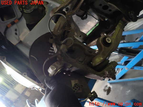 1UPJ-9235864290]アバルト・124スパイダー(NF2EK)右フロントナックルハブ 中古_2