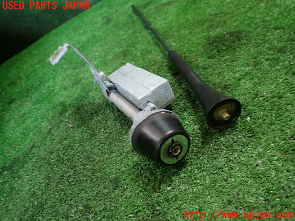 1UPJ-9235866550]アバルト・124スパイダー(NF2EK)アンテナ 中古_4