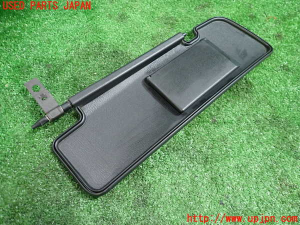 1UPJ-9235867625]アバルト・124スパイダー(NF2EK)室内サンバイザー右側 中古_2