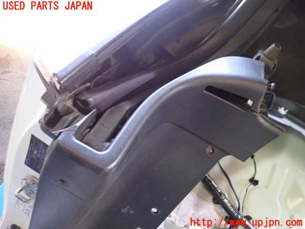 1UPJ-9235867675]アバルト・124スパイダー(NF2EK)右リアピラートリム 中古_2