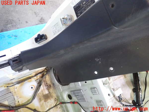 1UPJ-9235867675]アバルト・124スパイダー(NF2EK)右リアピラートリム 中古_3