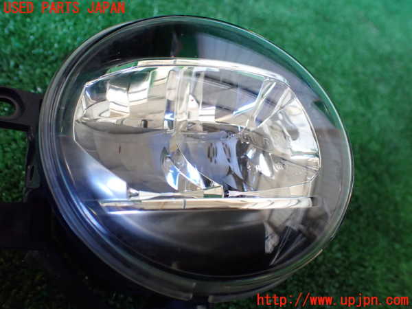 1UPJ-9235871180]レクサス・IS300h(AVE30)右フォグ 中古_3