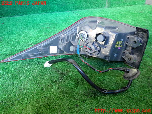1UPJ-9235871530]レクサス・IS300h(AVE30)右テールランプ 中古_2
