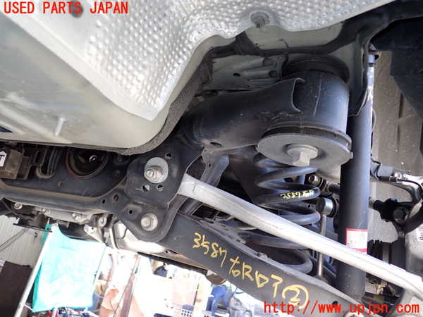 1UPJ-9235875295]レクサス・IS300h(AVE30)リアメンバー 中古_4