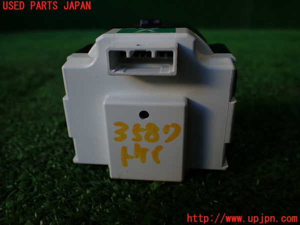 1UPJ-9235877850]レクサス・IS300h(AVE30)時計 中古_2