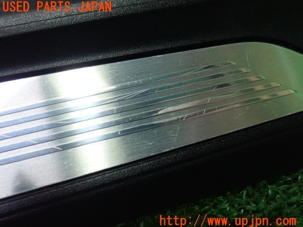 3UPJ=9235880616]BMW 320i グランツーリスモ(3X20 F34)前期 純正 5147-8051037-05 スカッフプレート 2枚セット 中古_2
